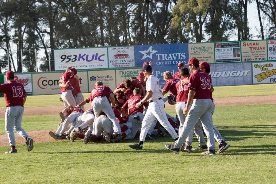 Sierra College baseball team celebrates after winning playoff, May 2006