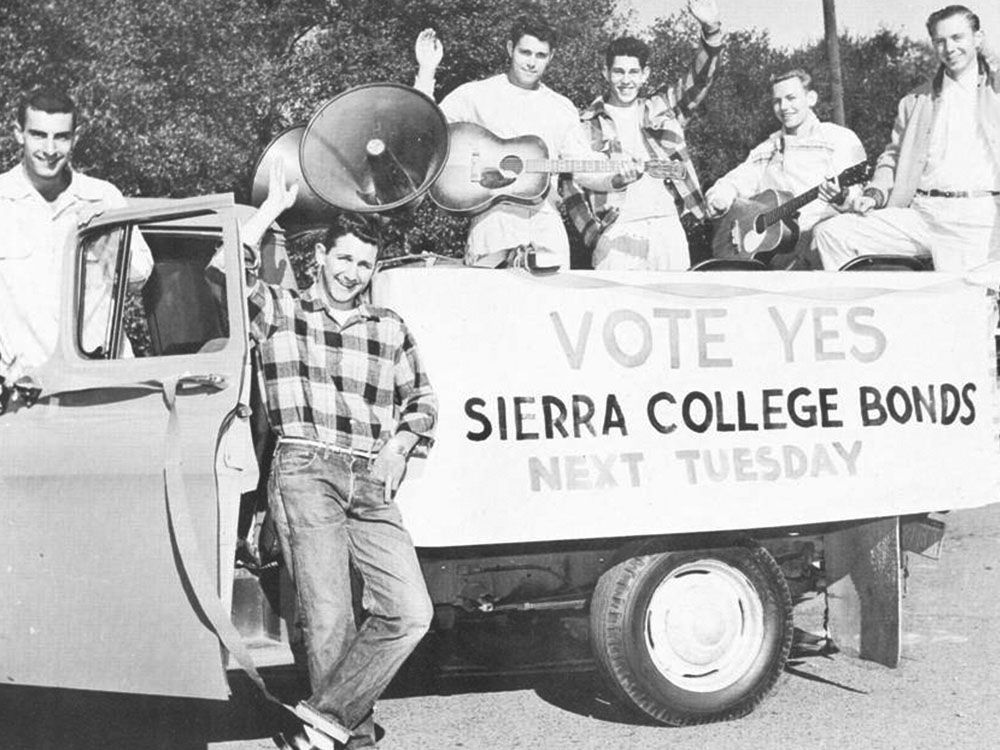 Sierra College students petitioning to pass bonds for school funding in 1958