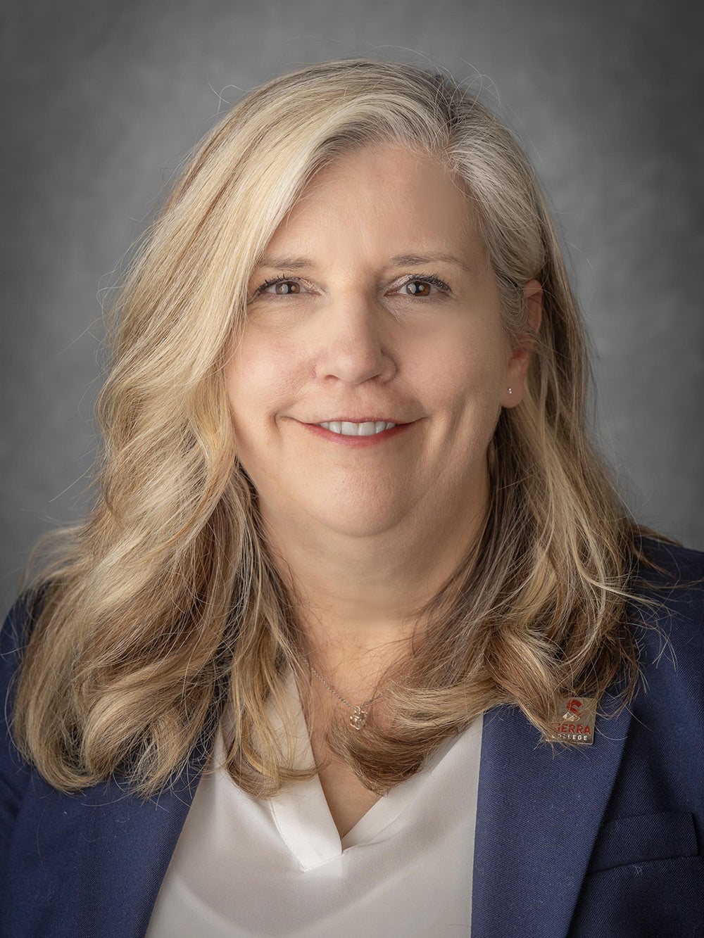 Amy Schulz Headshot