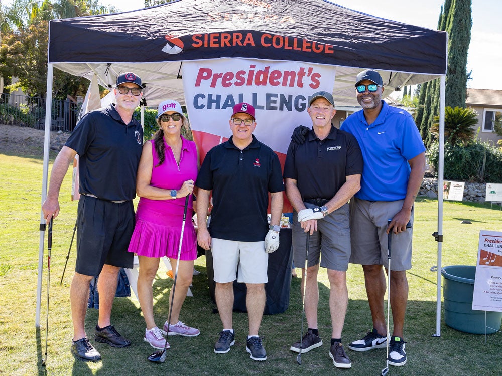 President Willy and golf challenge participants