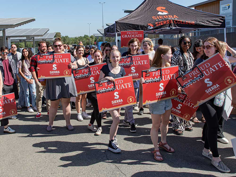 Alumni Proud Grad Signs S25 52910112249 C49a74122e K