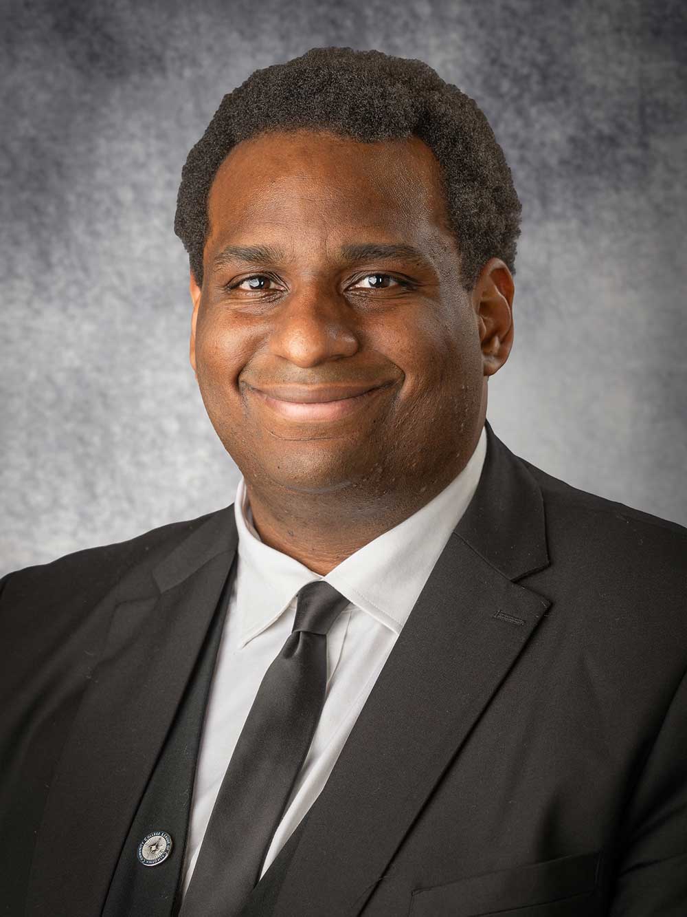 Headshot of Kevin Hill